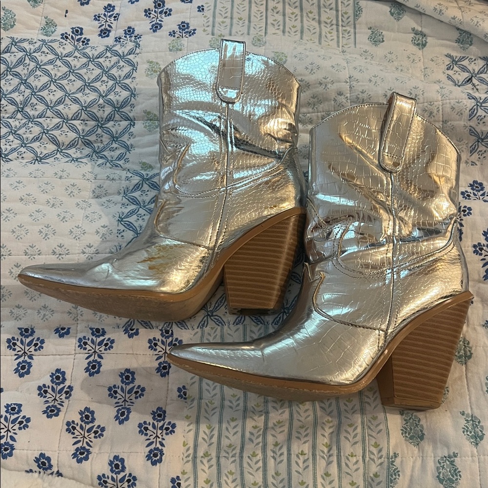Fashion nova silver cape robin western boot size 8 - Picture 3 of 6